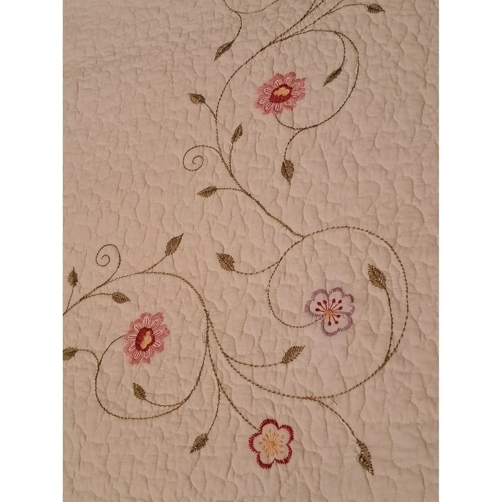 Home Classics Queen Quilt Ivory Cotton Floral Embroidered Scalloped Bedspread